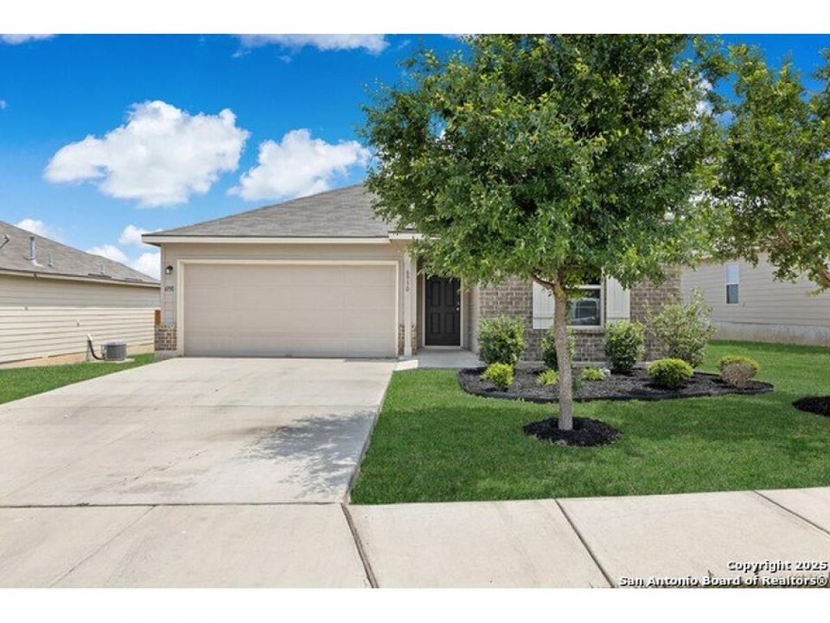 Picture of Home For Sale in Converse, Texas, United States