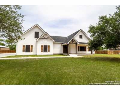 Home For Sale in Lytle, Texas
