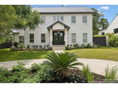 Home For Sale in Terrell Hills, Texas