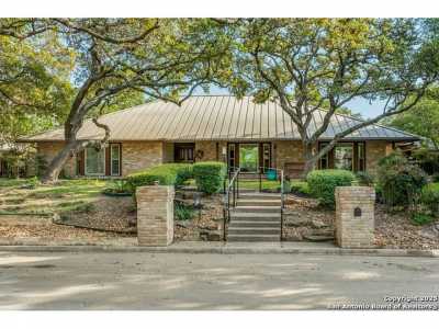 Home For Sale in Castle Hills, Texas