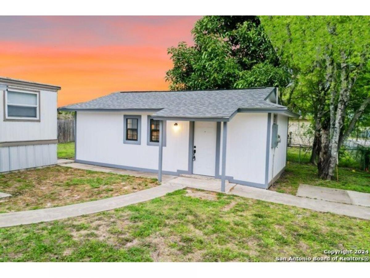 Picture of Home For Rent in Pleasanton, Texas, United States