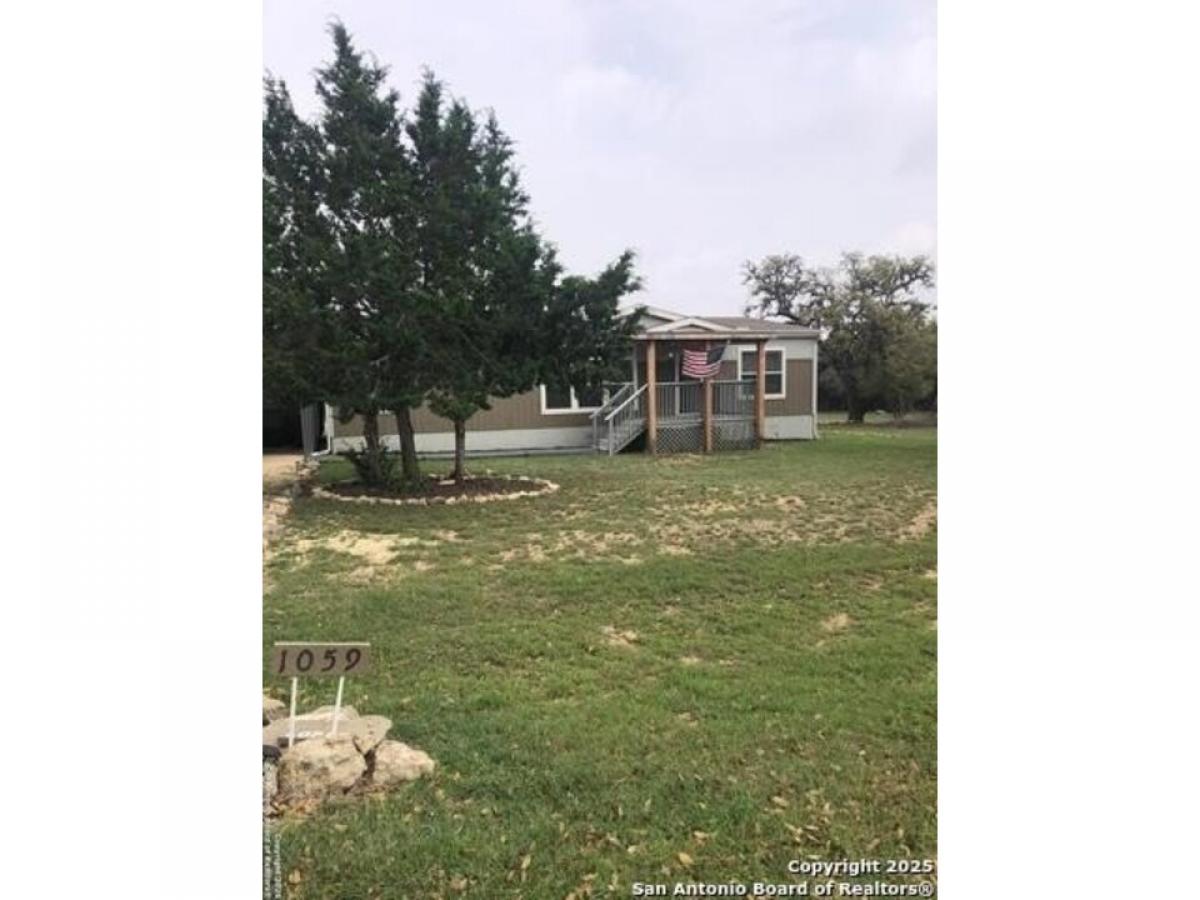 Picture of Home For Sale in Bandera, Texas, United States
