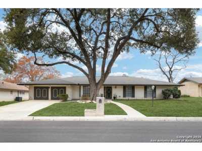 Home For Rent in Windcrest, Texas