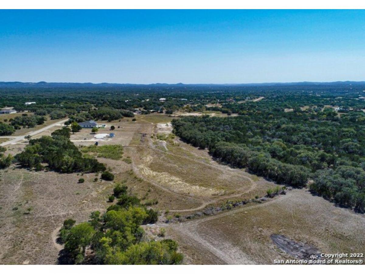 Picture of Residential Land For Sale in Pipe Creek, Texas, United States