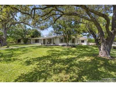 Home For Sale in Terrell Hills, Texas