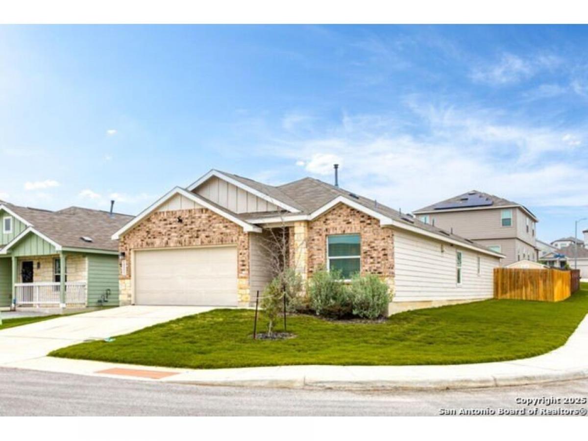 Picture of Home For Sale in Converse, Texas, United States