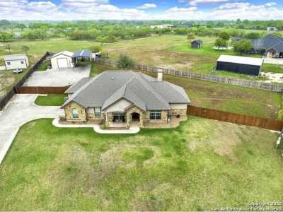 Home For Sale in Poth, Texas