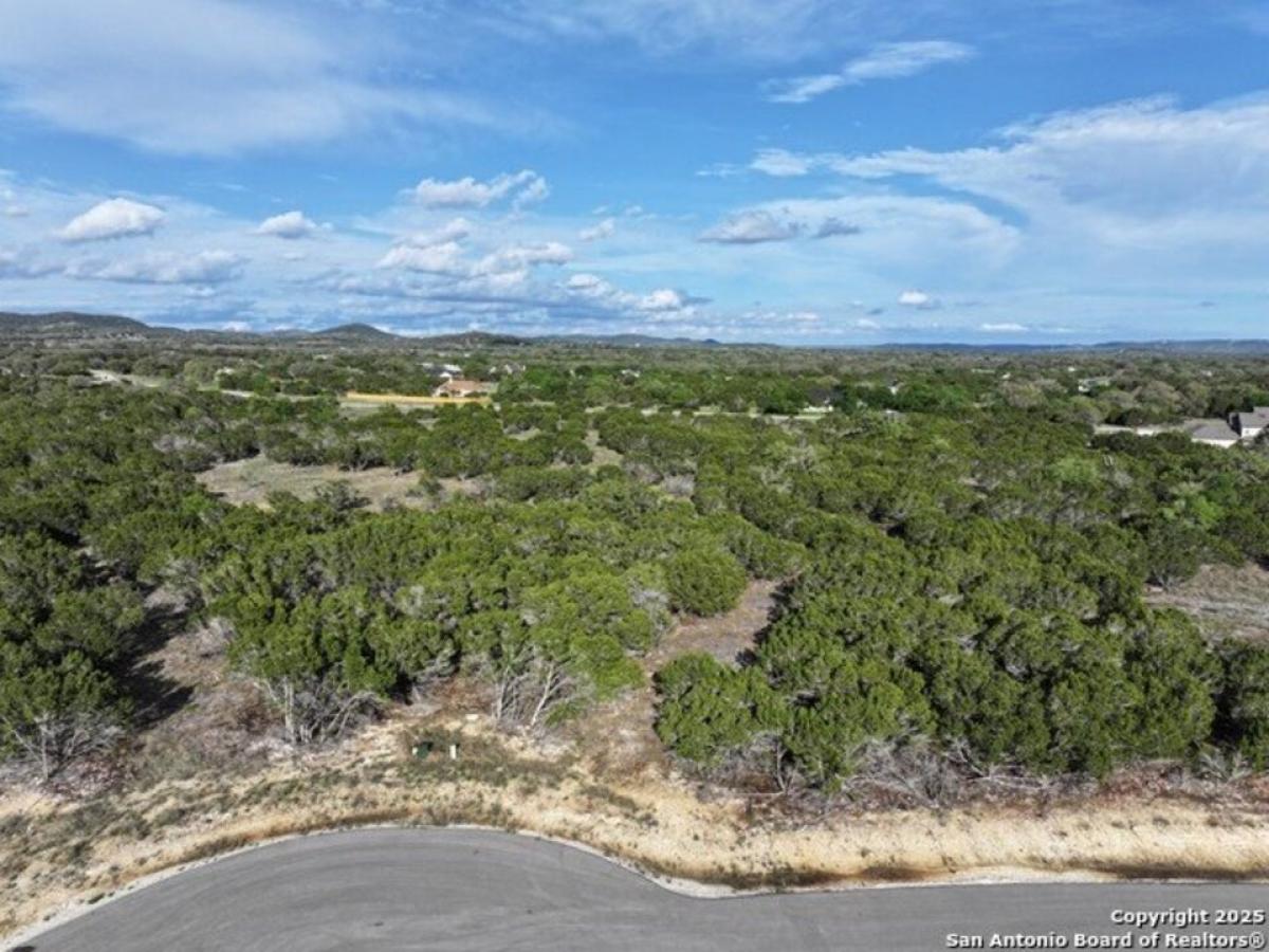 Picture of Residential Land For Sale in Pipe Creek, Texas, United States