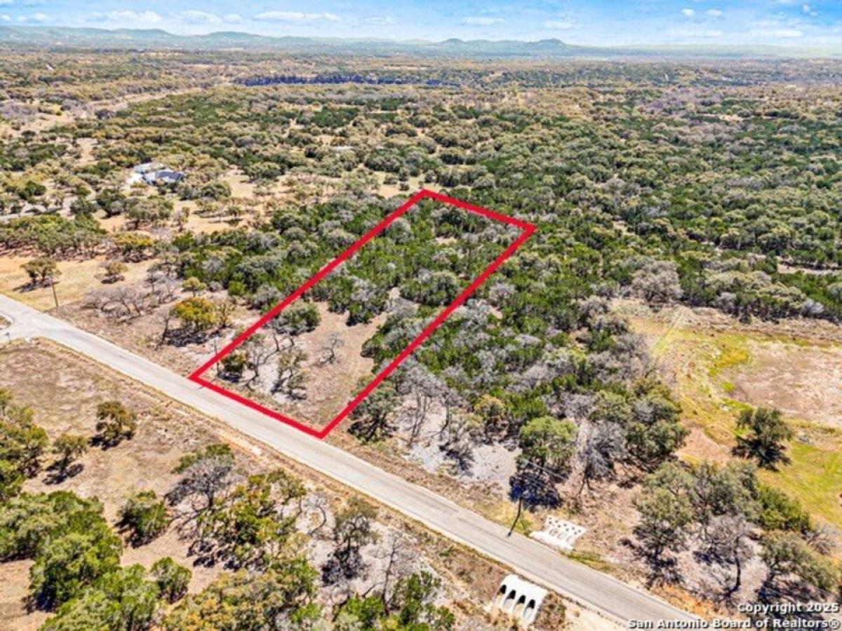 Picture of Residential Land For Sale in Bandera, Texas, United States
