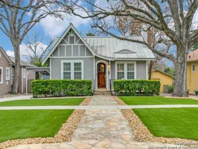 Home For Sale in Alamo Heights, Texas