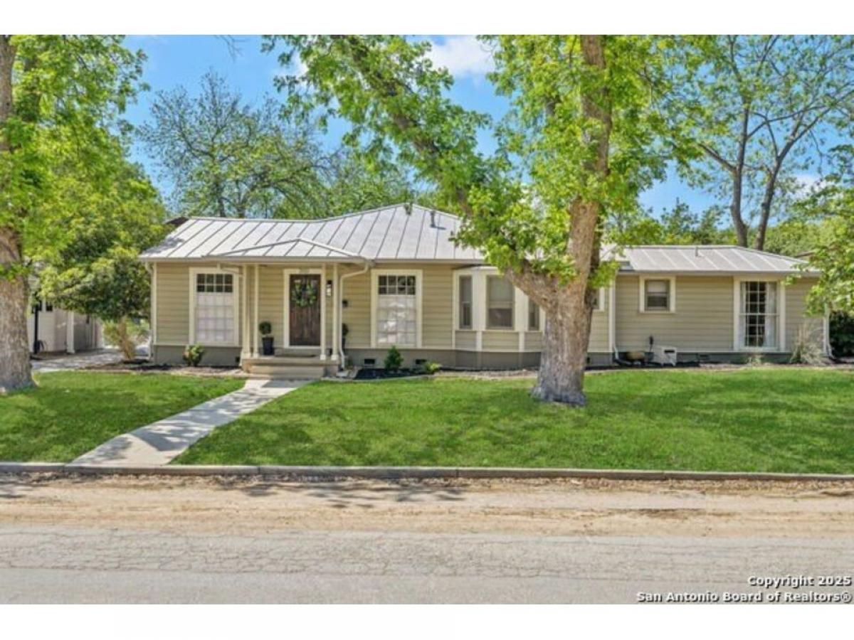 Picture of Home For Sale in Alamo Heights, Texas, United States