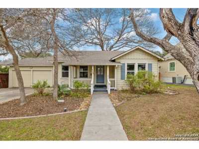Home For Sale in Alamo Heights, Texas