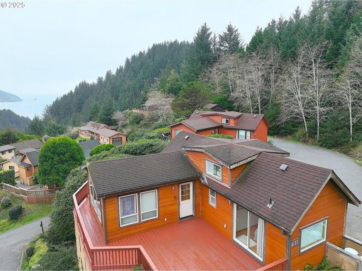 Picture of Home For Sale in Brookings, Oregon, United States