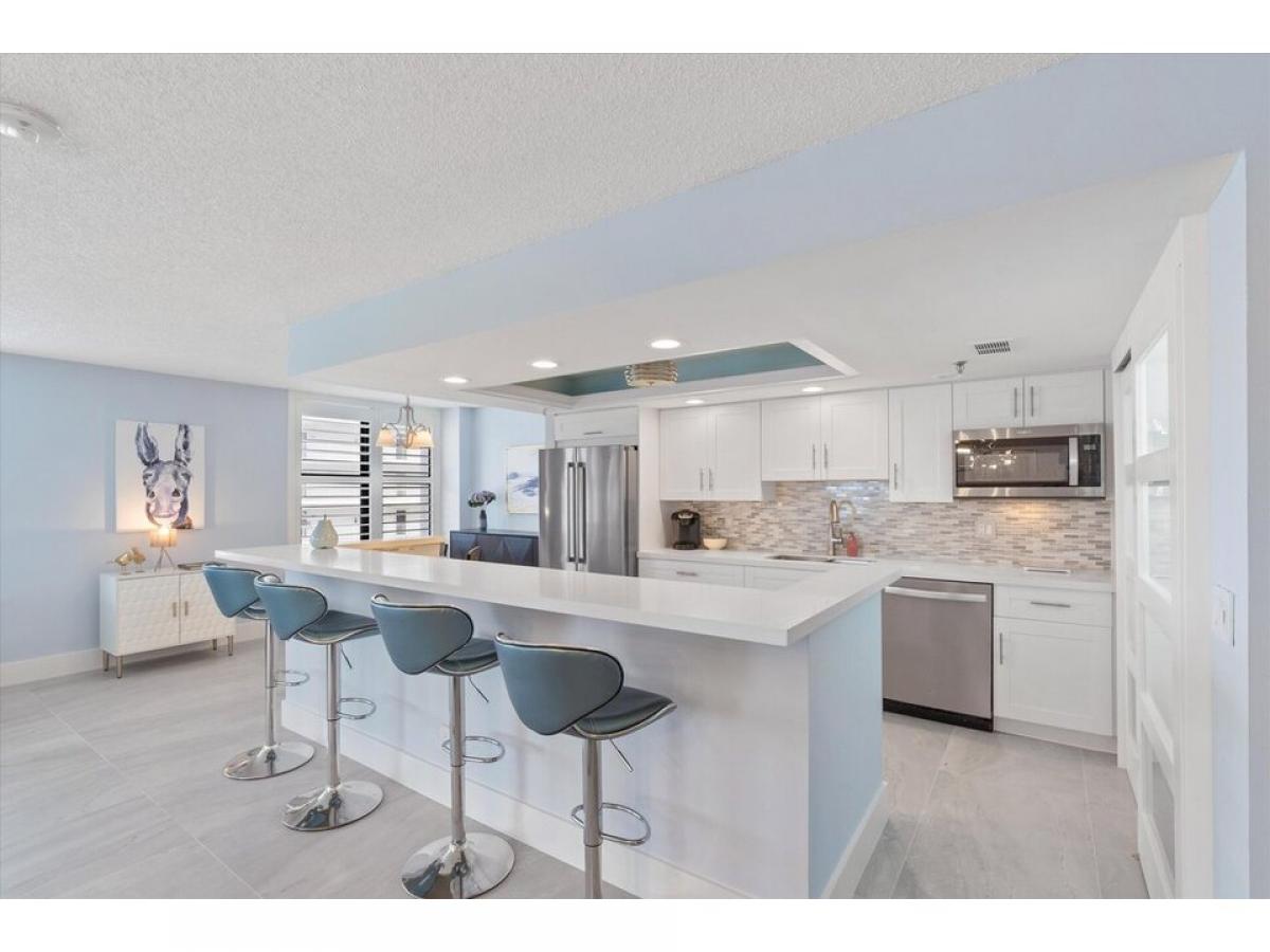 Picture of Home For Sale in Highland Beach, Florida, United States