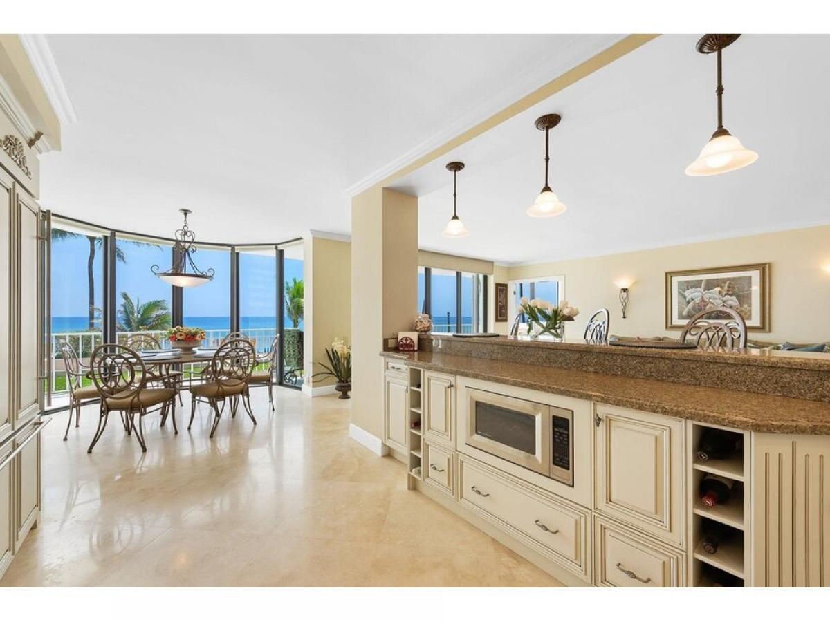 Picture of Home For Sale in Highland Beach, Florida, United States