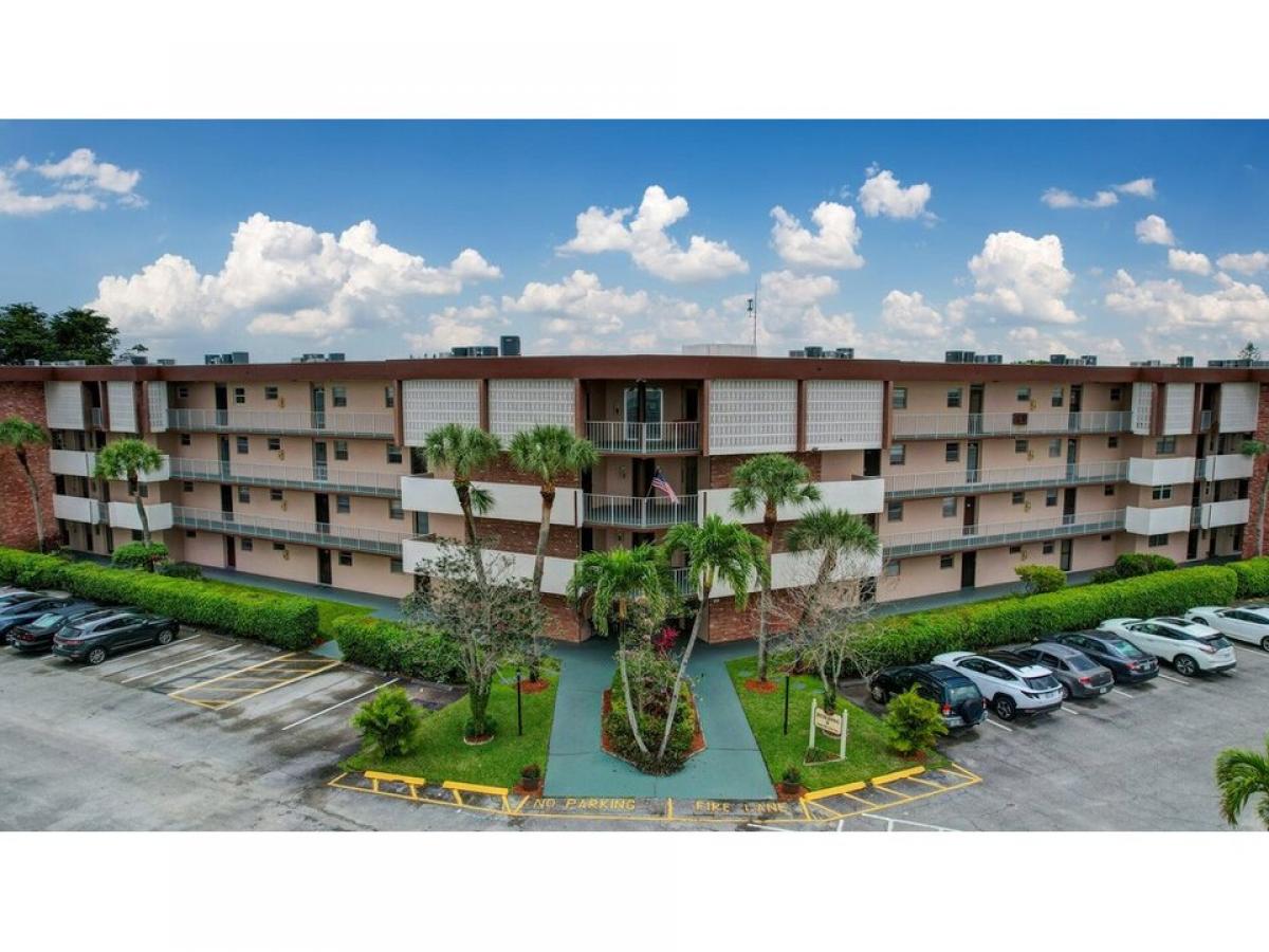 Picture of Home For Sale in Lauderdale Lakes, Florida, United States