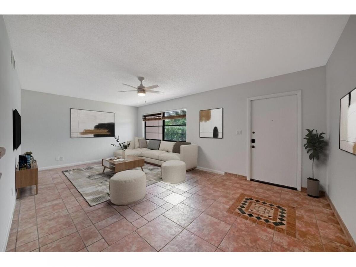 Picture of Home For Sale in Davie, Florida, United States