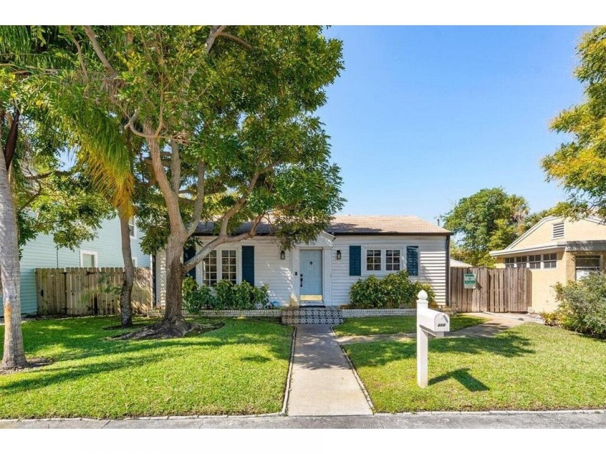 Picture of Home For Sale in Lake Worth Beach, Florida, United States