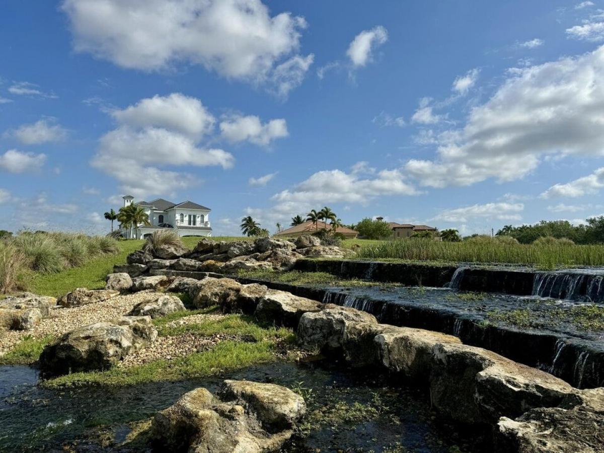 Picture of Residential Land For Sale in Port Saint Lucie, Florida, United States