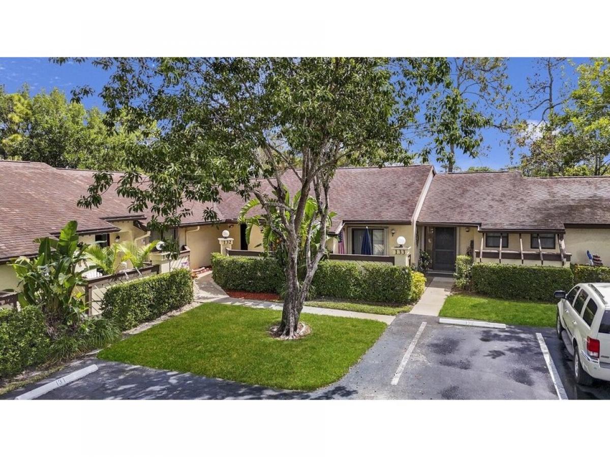 Picture of Home For Sale in Royal Palm Beach, Florida, United States