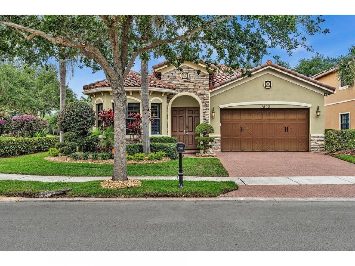 Picture of Home For Sale in Parkland, Florida, United States