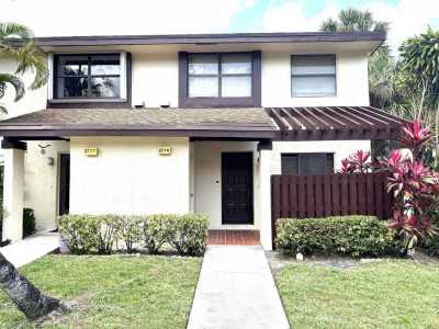 Home For Sale in Coconut Creek, Florida
