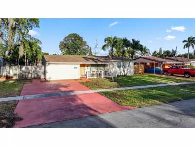 Home For Sale in Deerfield Beach, Florida