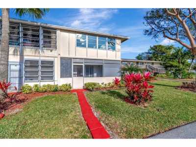 Home For Sale in Deerfield Beach, Florida
