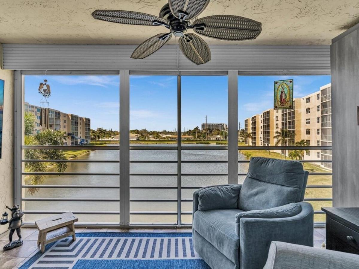 Picture of Home For Sale in Dania Beach, Florida, United States