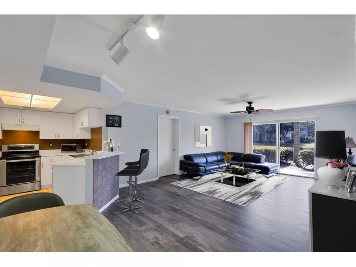 Picture of Home For Sale in Royal Palm Beach, Florida, United States