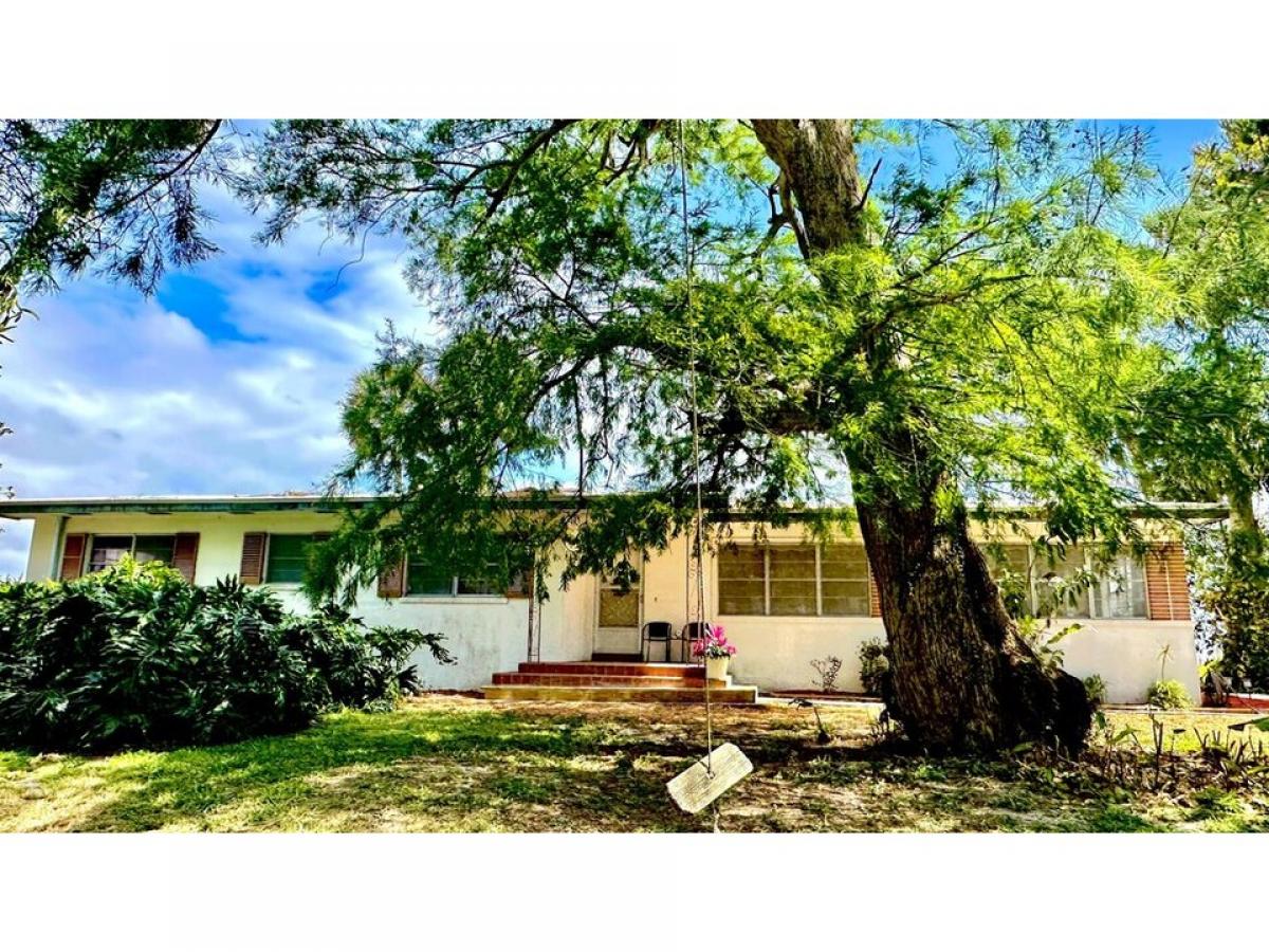 Picture of Home For Sale in Pahokee, Florida, United States