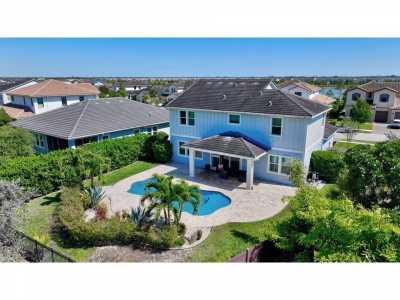 Home For Sale in Loxahatchee, Florida