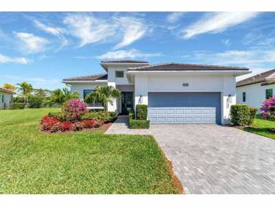 Home For Sale in Westlake, Florida