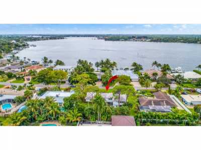 Home For Sale in Tequesta, Florida