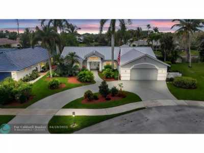 Home For Sale in Deerfield Beach, Florida