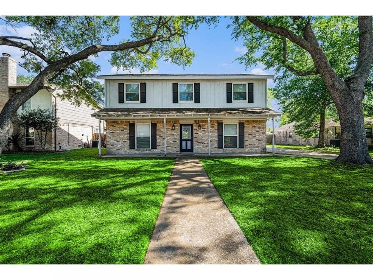 Picture of Home For Sale in Jersey Village, Texas, United States