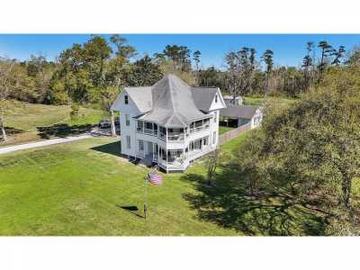 Home For Sale in Anahuac, Texas