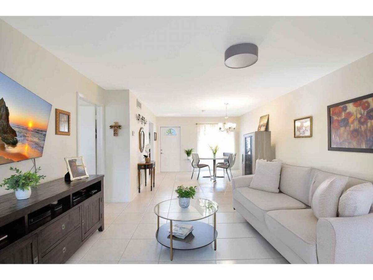 Picture of Home For Sale in Lake Worth, Florida, United States