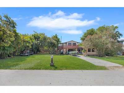 Home For Sale in Big Pine, Florida