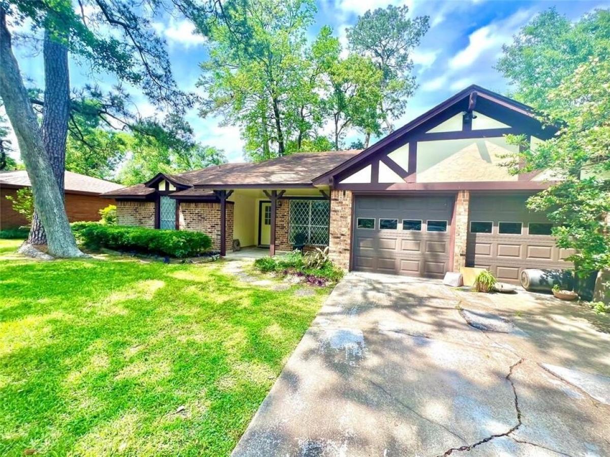 Picture of Home For Sale in Crosby, Texas, United States