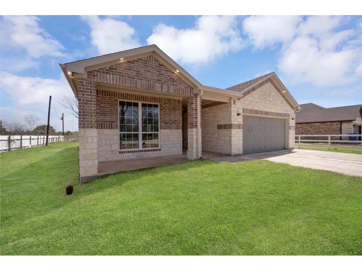 Picture of Home For Sale in Prairie View, Texas, United States