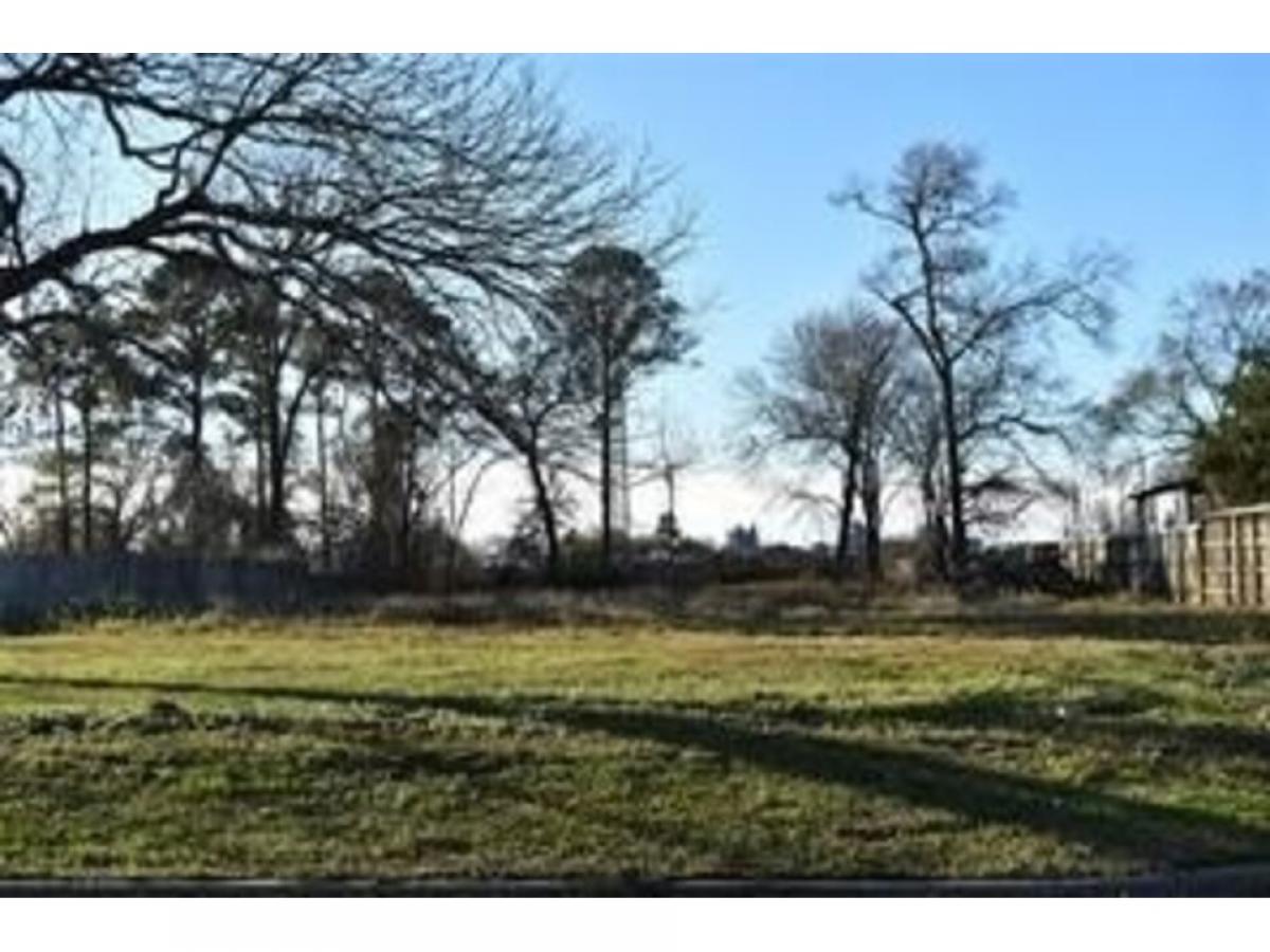 Picture of Residential Land For Sale in Baytown, Texas, United States
