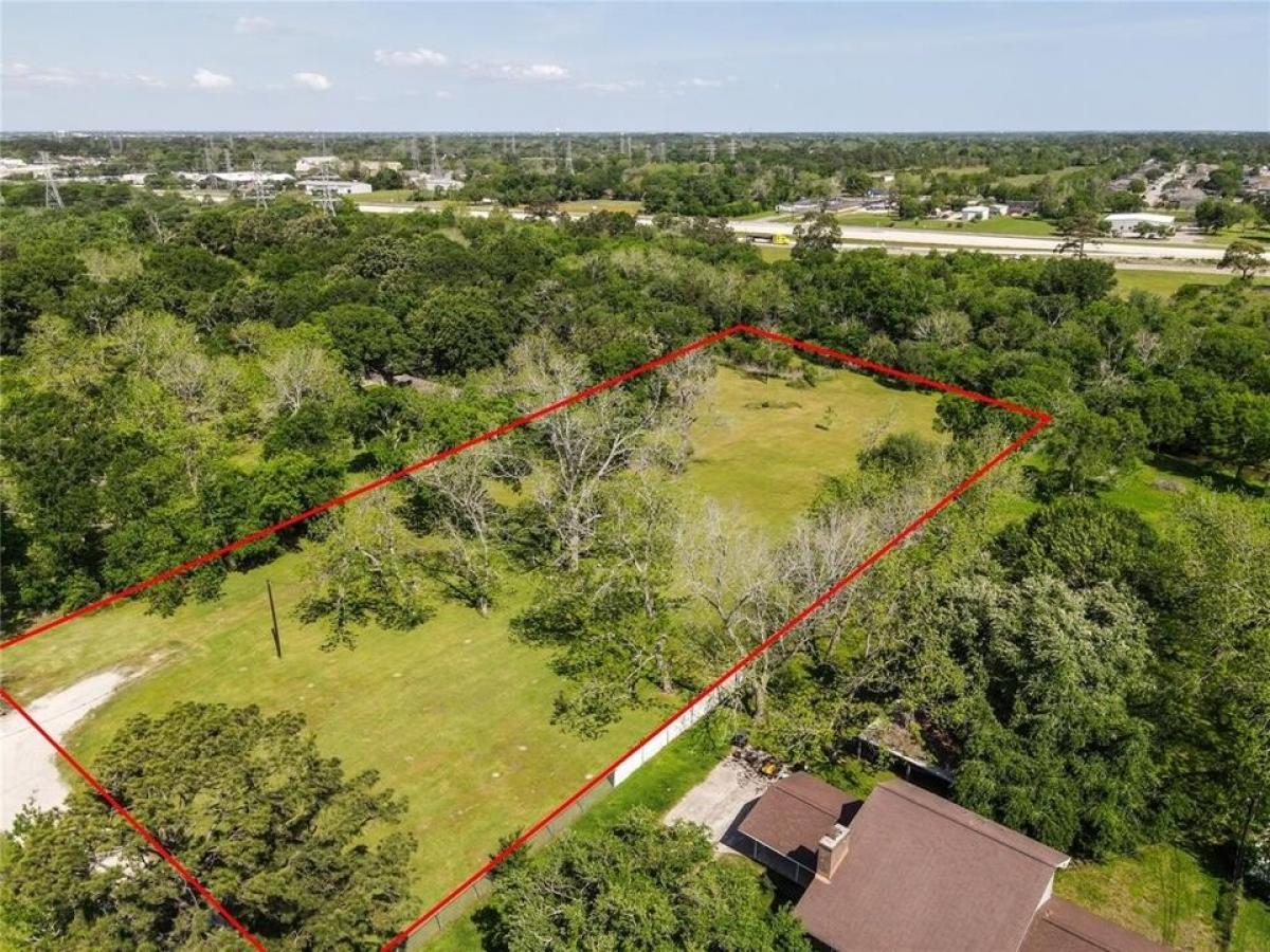 Picture of Residential Land For Sale in Baytown, Texas, United States