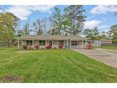 Home For Sale in Crosby, Texas