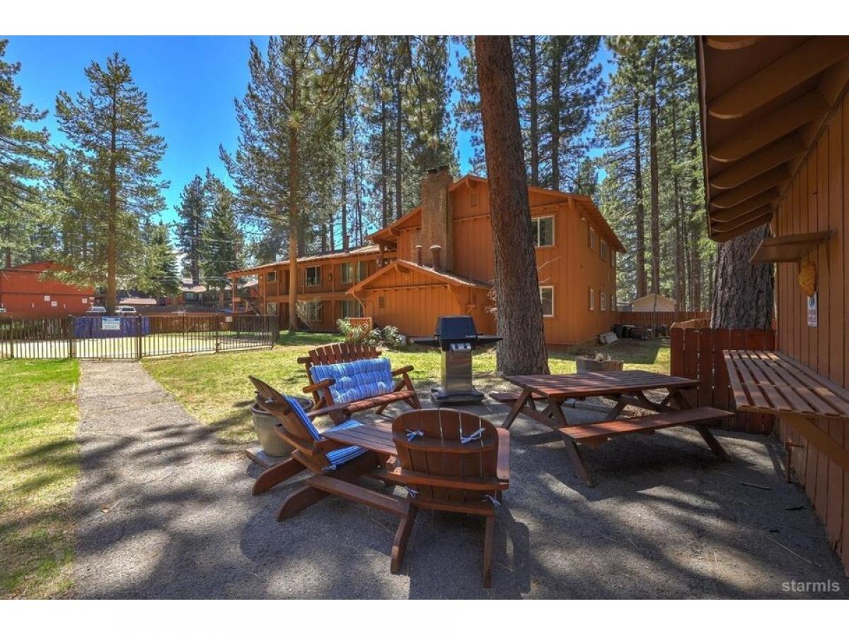 Picture of Home For Sale in South Lake Tahoe, California, United States