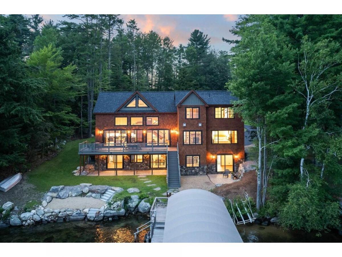 Picture of Home For Sale in Meredith, New Hampshire, United States