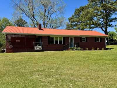 Home For Sale in Benton, Tennessee