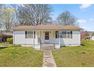 Home For Sale in Graysville, Tennessee