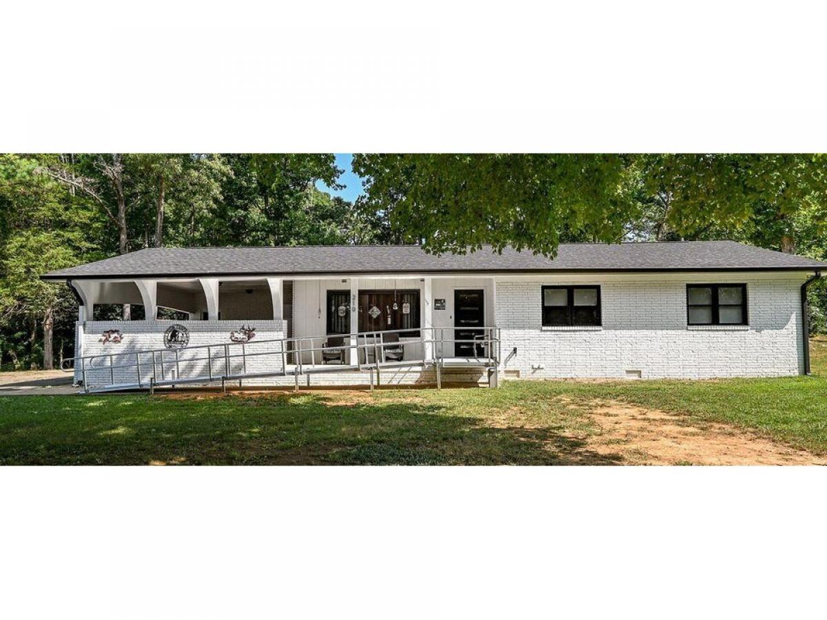Picture of Home For Sale in Athens, Tennessee, United States