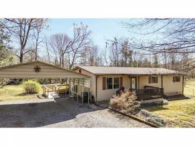 Home For Sale in Etowah, Tennessee